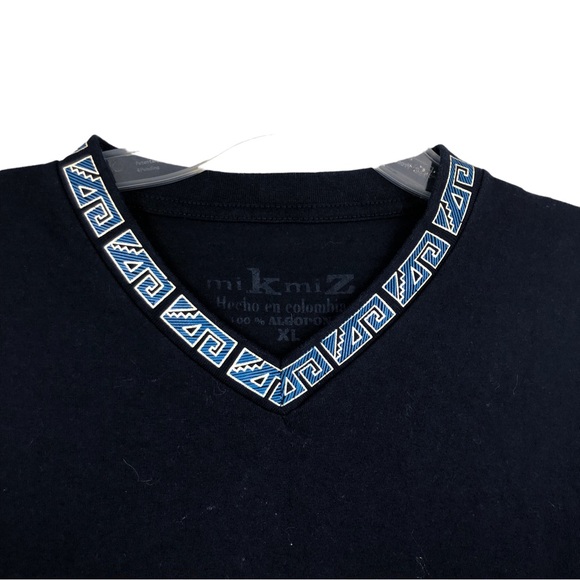 Columbia Vibrant Colored Graphic Tee w/Toucan and Aztec Trim at neck/Sleeves XL - Picture 3 of 6